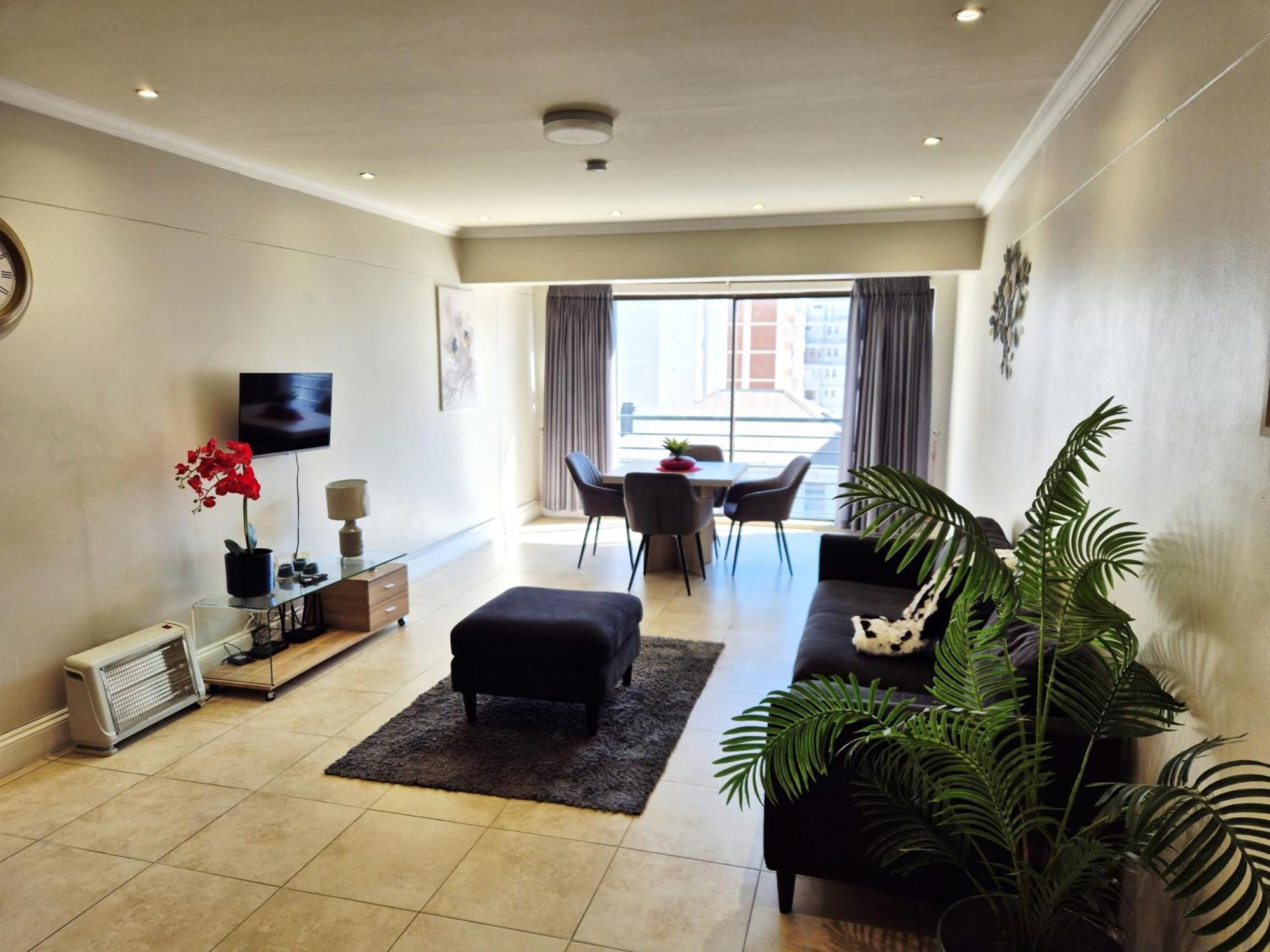 Apartment Prime Location In The Firmont, Sea Point *
