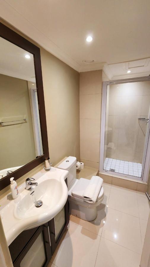 Prime Location In The Firmont, Sea Point * Cape Town