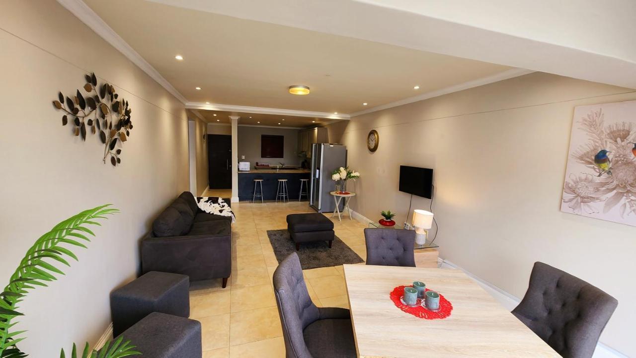 Prime Location In The Firmont, Sea Point Apartment