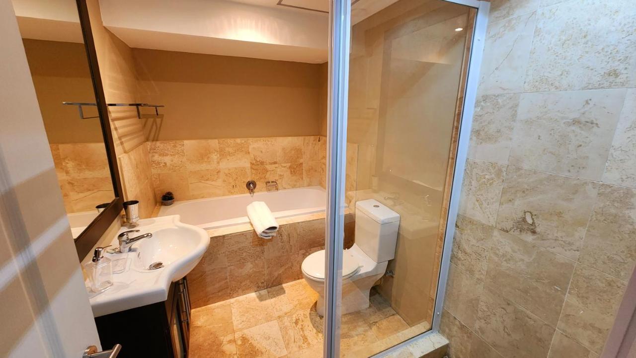 Prime Location In The Firmont, Sea Point Apartment